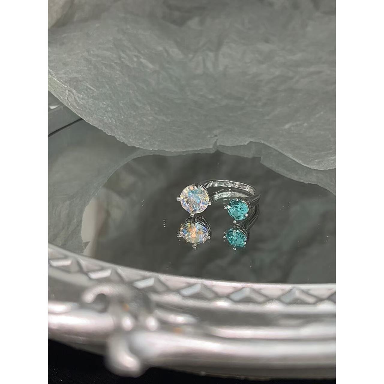 shiny adjustable ring suitable for US size 6-9