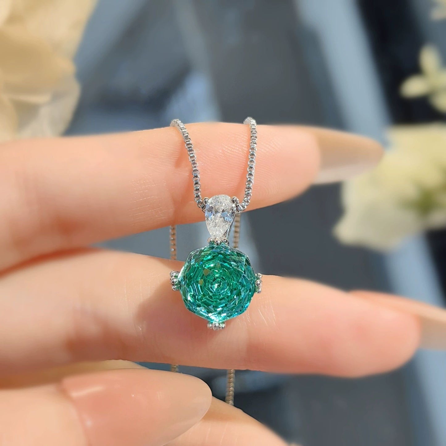 Rose garden - necklace